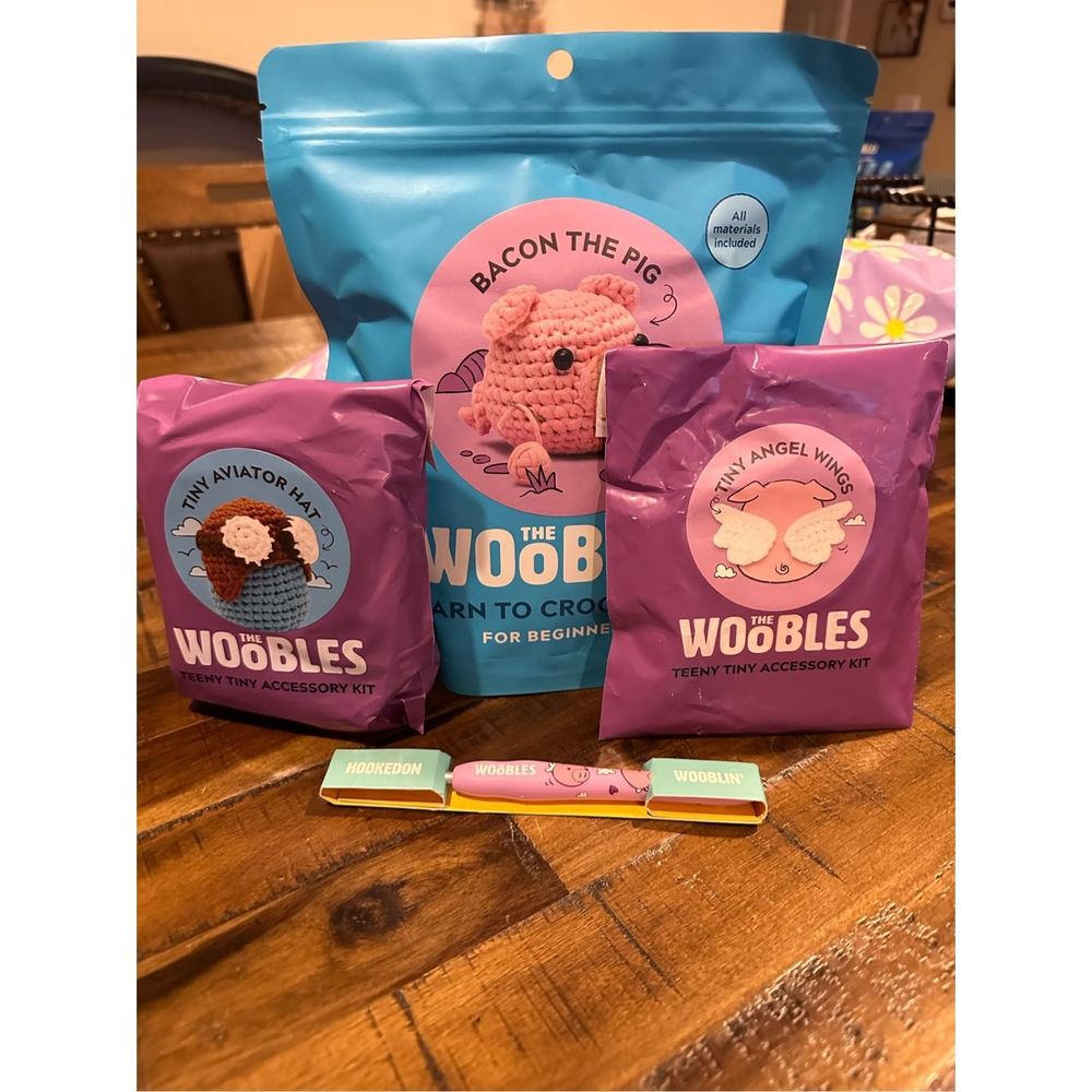 HTF! The Woobles Bacon the Pig- wings- aviator hat and pigasus hook!